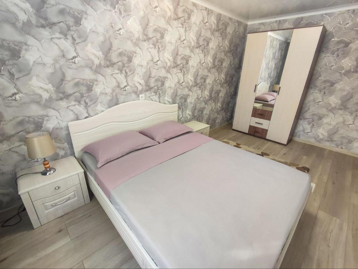 2-Х Комнатная Квартира В Центре На Ул.Бородина 107 Kostanay Ngoại thất bức ảnh