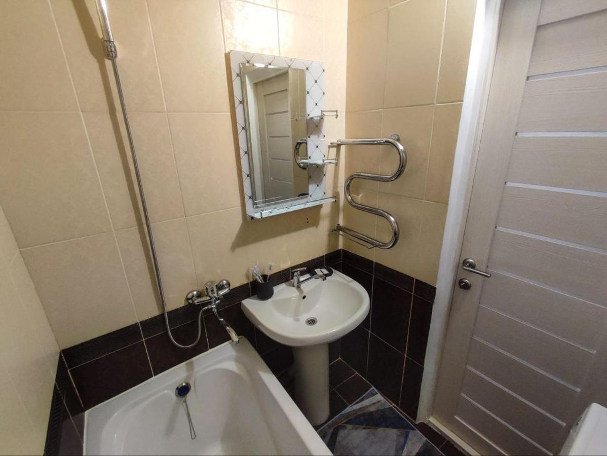 2-Х Комнатная Квартира В Центре На Ул.Бородина 107 Kostanay Ngoại thất bức ảnh